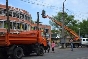 Как прошли первые минуты после ракетной атаки по Одессе: видео полиции